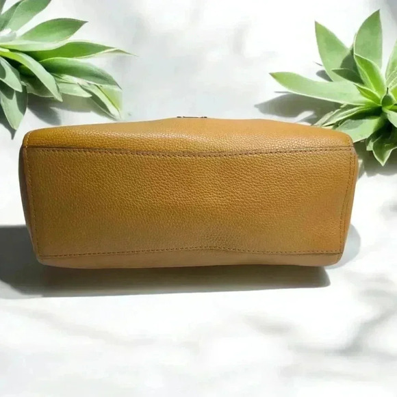 COACH Turnlock Chain Tote shoulder bag in camel - Picture 11 of 14